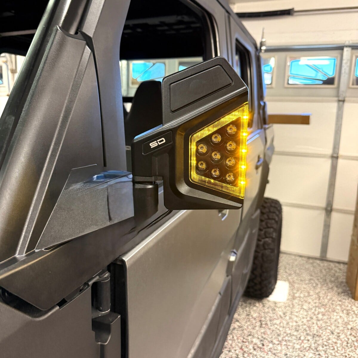 Polaris Xpedition Lighted Mirror with Adapter Kit - Image 10